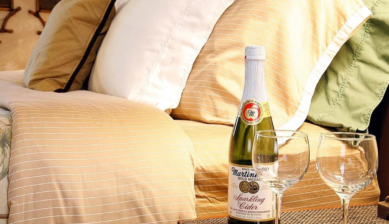 غراندفيل Prairieside Suites Luxury Bed & Breakfast المظهر الخارجي الصورة