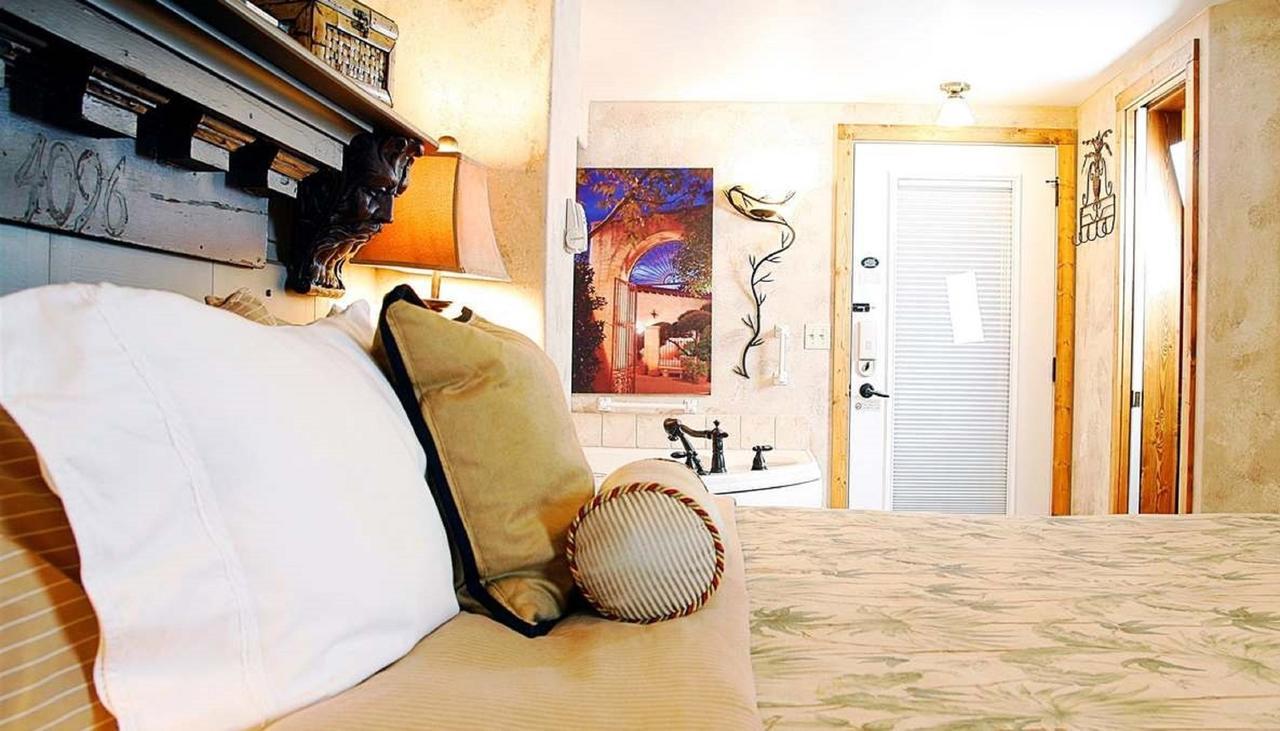 غراندفيل Prairieside Suites Luxury Bed & Breakfast المظهر الخارجي الصورة